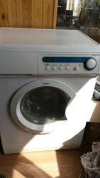 СРОЧНО ДЕШЕВО Продам стиральную машинку Haier 60см в отличном состояни